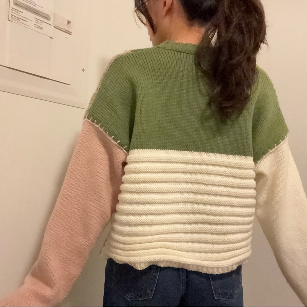 ๐๐ต Cable Knit Sweater - Picture 2 of 5